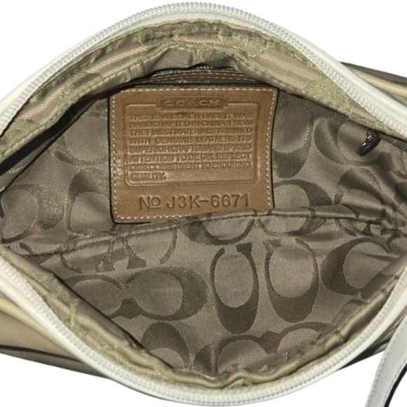 Coach Vintage hobo Cream and White Shoulder Bag - Picture 12 of 13